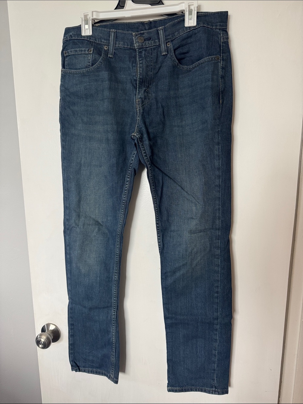 EUC Levi’s 511 Dark Blue Men’s Jeans 33x32